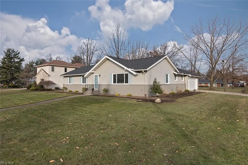 24815 Greenwich Ln photo 1
