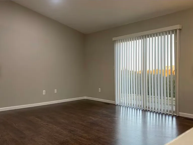 44601 New Hampshire Dr — Photo 4