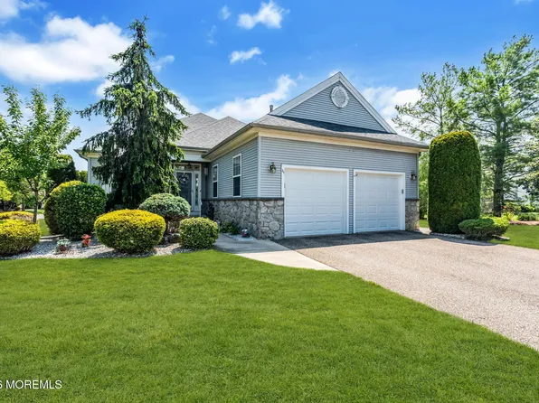 21 Chaucer Circle, Manchester, NJ 08759