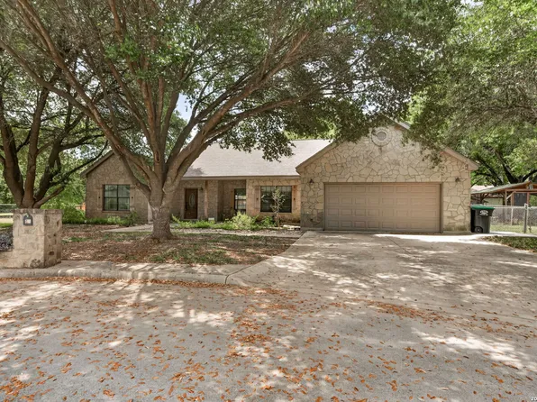 104 Spring Rain, Castroville, TX 78009