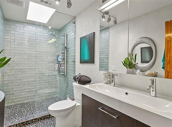 5th image of 209 Edinburgh Ct
