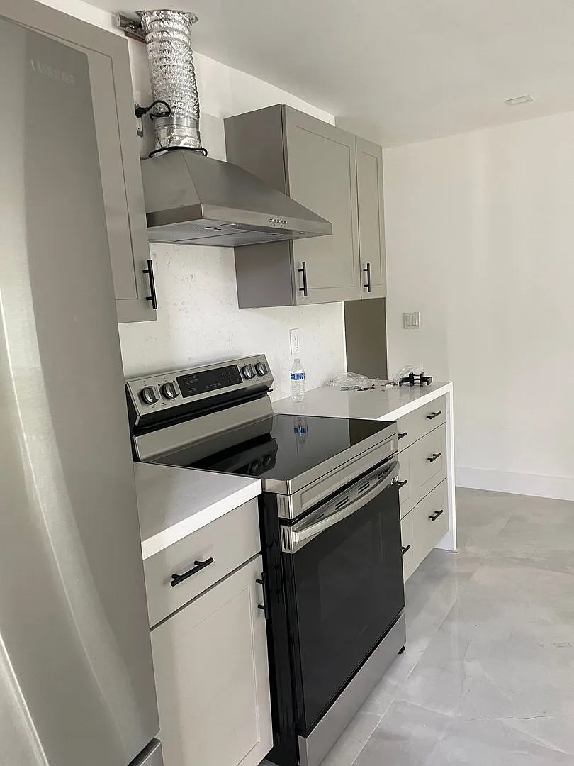 3 Bedroom House — Photo 1