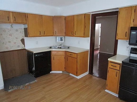 5th image of 4507 Sumner St #2