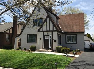 71 Lindgren St, Merrick, NY 11566