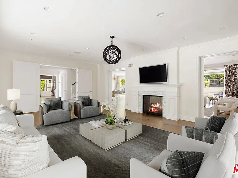 1214 Coldwater Canyon Dr — Photo 3