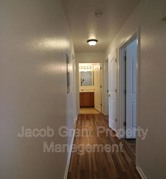 385 Golden St #2 — Photo 3