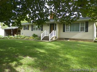 221 W West St, Oneida, IL 61467
