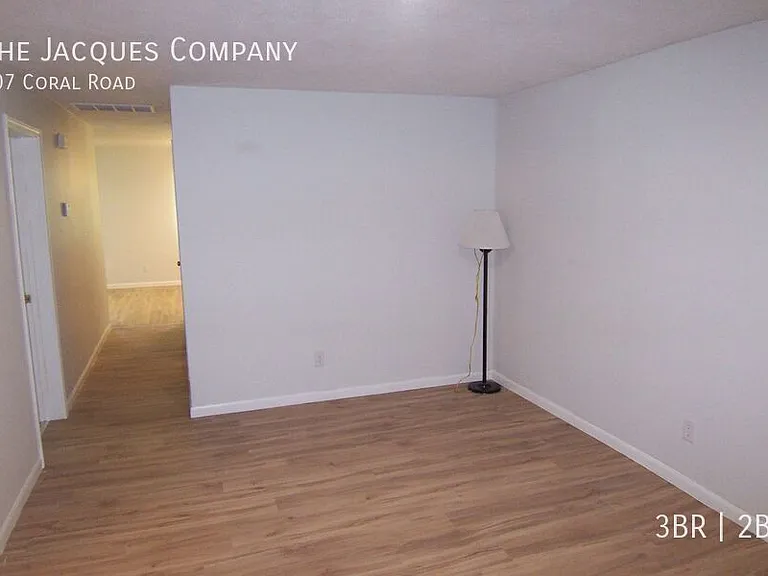 407 Coral Rd — Photo 12