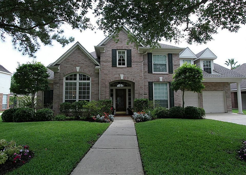 1st image of 22415 N Lake Village Dr