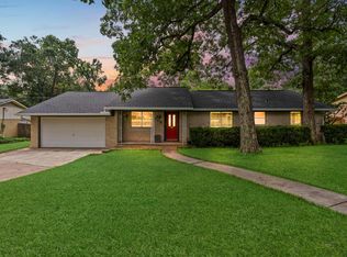 209 Summit Dr, Conroe, TX 77303