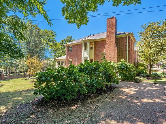 2nd image of 620 Estes Rd