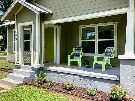 2nd image of 409 N Vandeveer Street