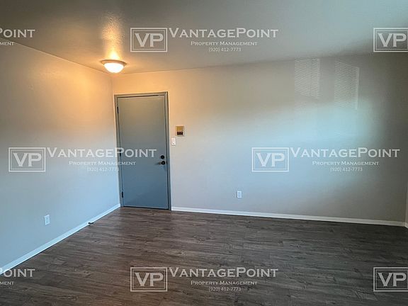 3rd image of 2120 Van Deuren St #F