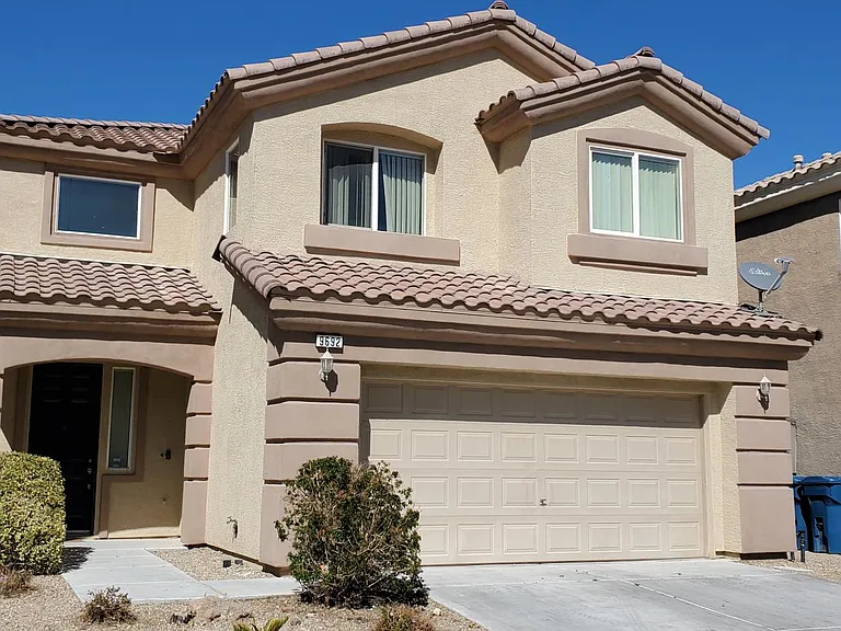 9692 Ziegler Ave — Photo 1