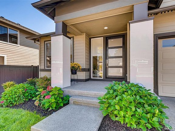 3rd image of 1118 28th Avenue Ct SW