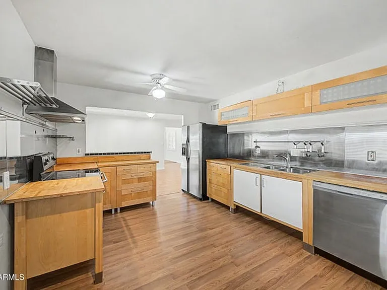 8501 E Roanoke Ave — Photo 11