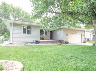 1803 W 41st St, Kearney, NE 68845