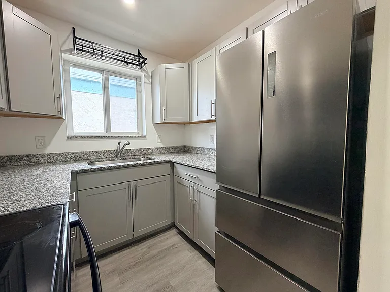 1853 Madison St #1 — Photo 7