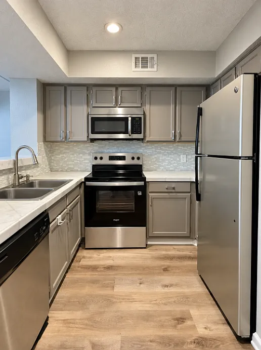 1 bed, 774 sqft, $1,295 — Photo 2