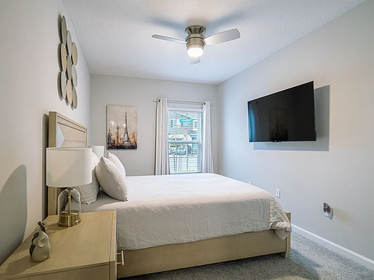 4902 Livingston Ln — Photo 15