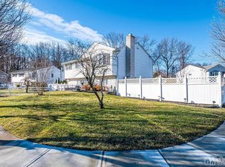 21 Kentucky Dr, Hazlet, NJ 07730