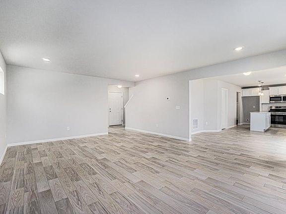 5th image of 763 Petoskey Stone Dr