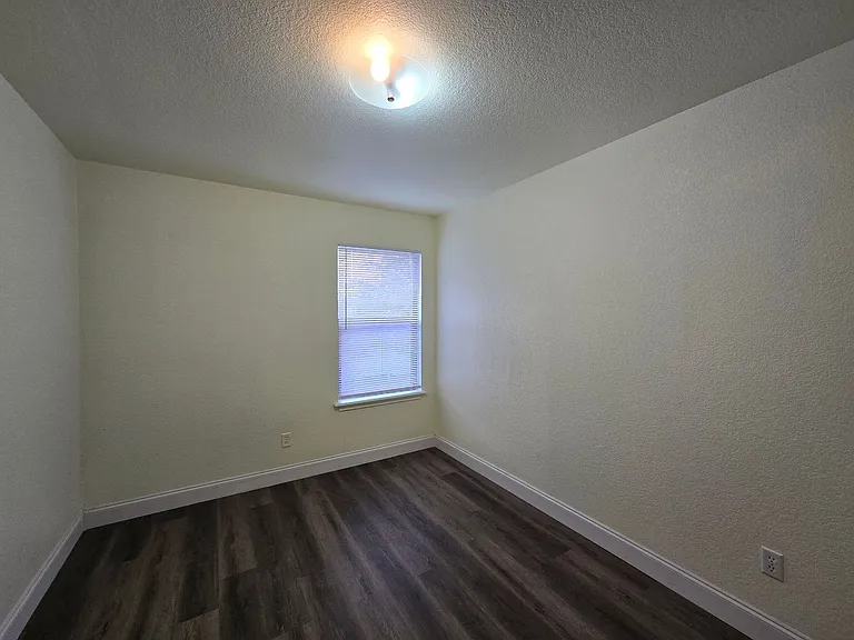 3902 Old FM 440 Rd #D — Photo 16