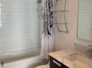 21 Balmuto St UNIT 2301, Toronto, ON M4Y1W4