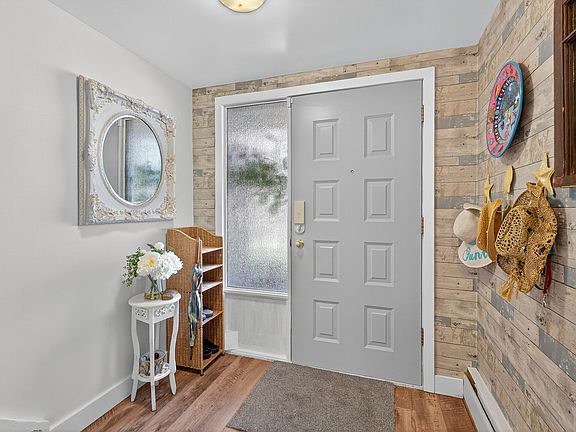 4th image of 310 Yorkton Ave #29