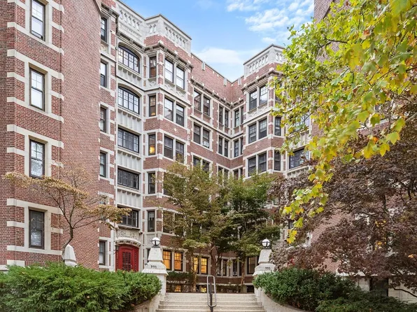 993 Memorial Dr APT 603, Cambridge, MA 02138