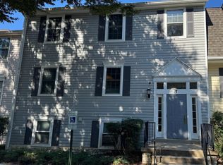 7 Pickering Ct APT 102, Germantown, MD 20874