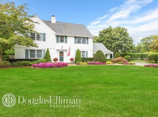 320 Greene Ave, Sayville, NY 11782