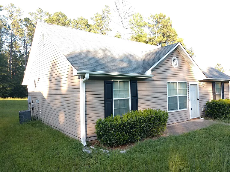 225 Apple Valley Rd — Photo 3
