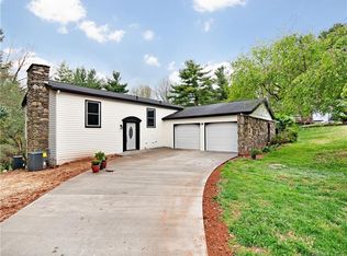 145 Forsythia Ln, Clyde, NC 28721