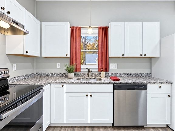 4th image of 35 Cedar St APT 6