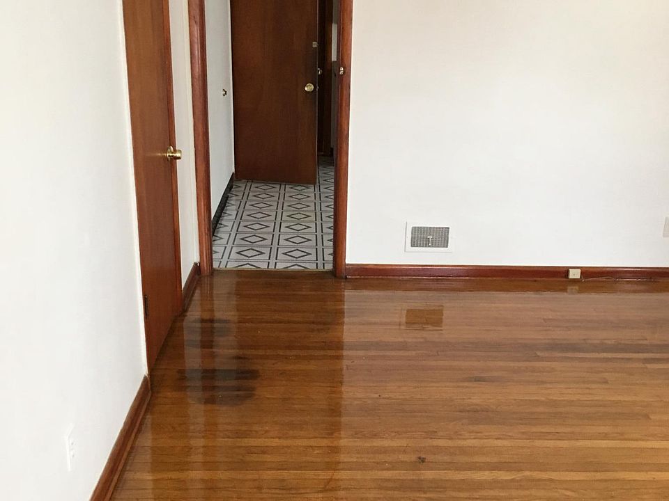 living room to kitchen