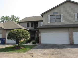 7904 W 94th St, Hickory Hills, IL 60457