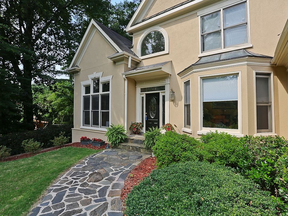 1st image of 2441 Cumberland Dr SE