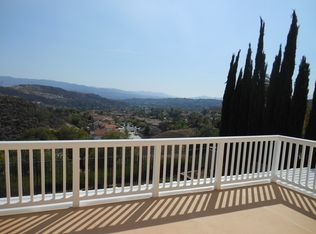 28585 Santa Catarina Rd, Saugus, CA 91350