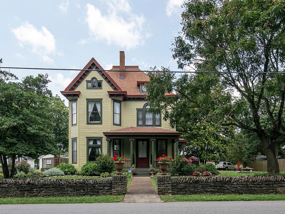 1st image of 206 College Rd N