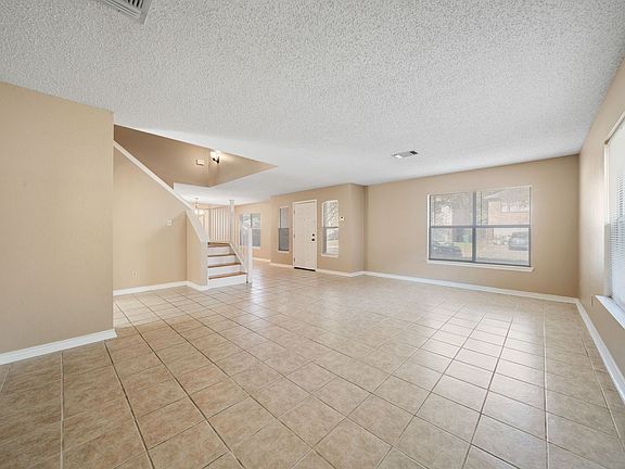 2nd image of 3410 Arroyo Oak Dr