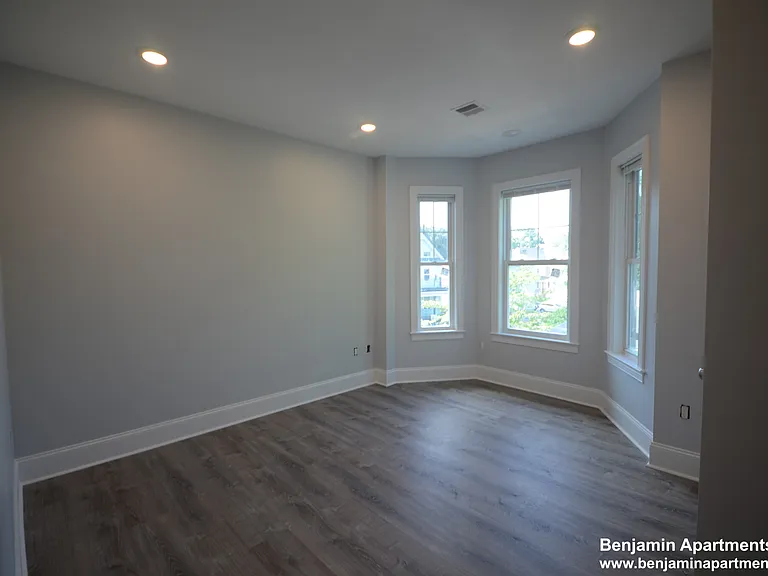 134 Franklin St #5 — Photo 6