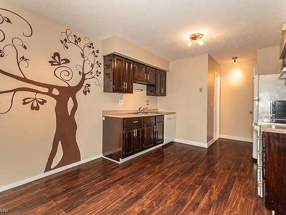 5th image of 5422 Canyon Ct #64-C