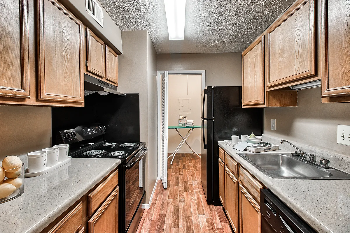 Building Photo - Knollwood