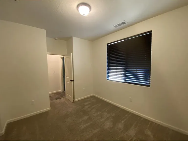2406 Plantation Ave — Photo 8