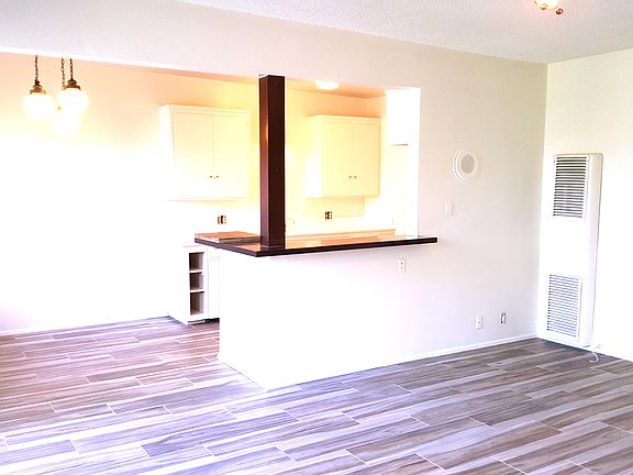 3rd image of 1150 Manhattan Beach Blvd APT 8