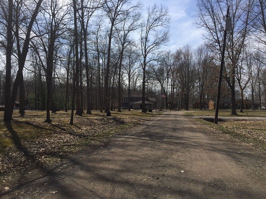 2nd image of 306 Oakwood Ln