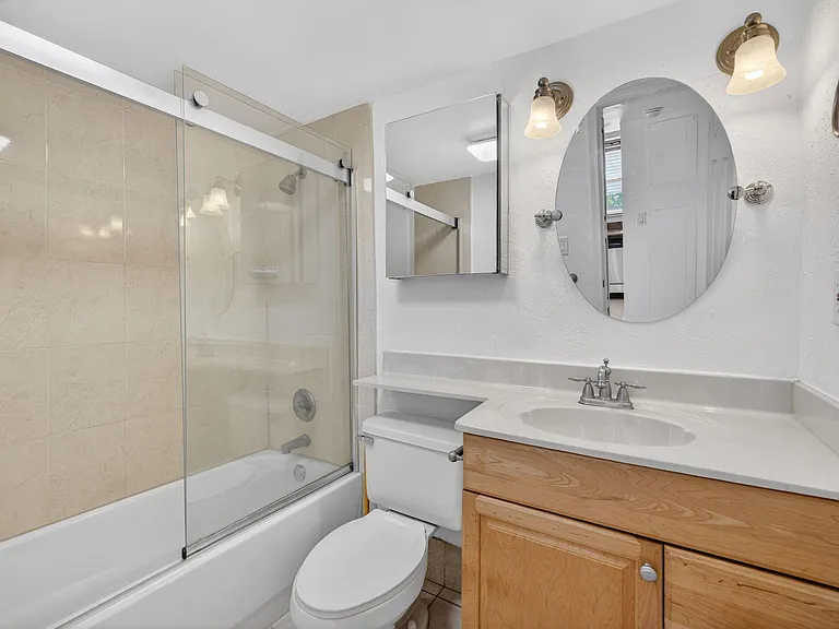 901 NE 3rd St #205 — Photo 20