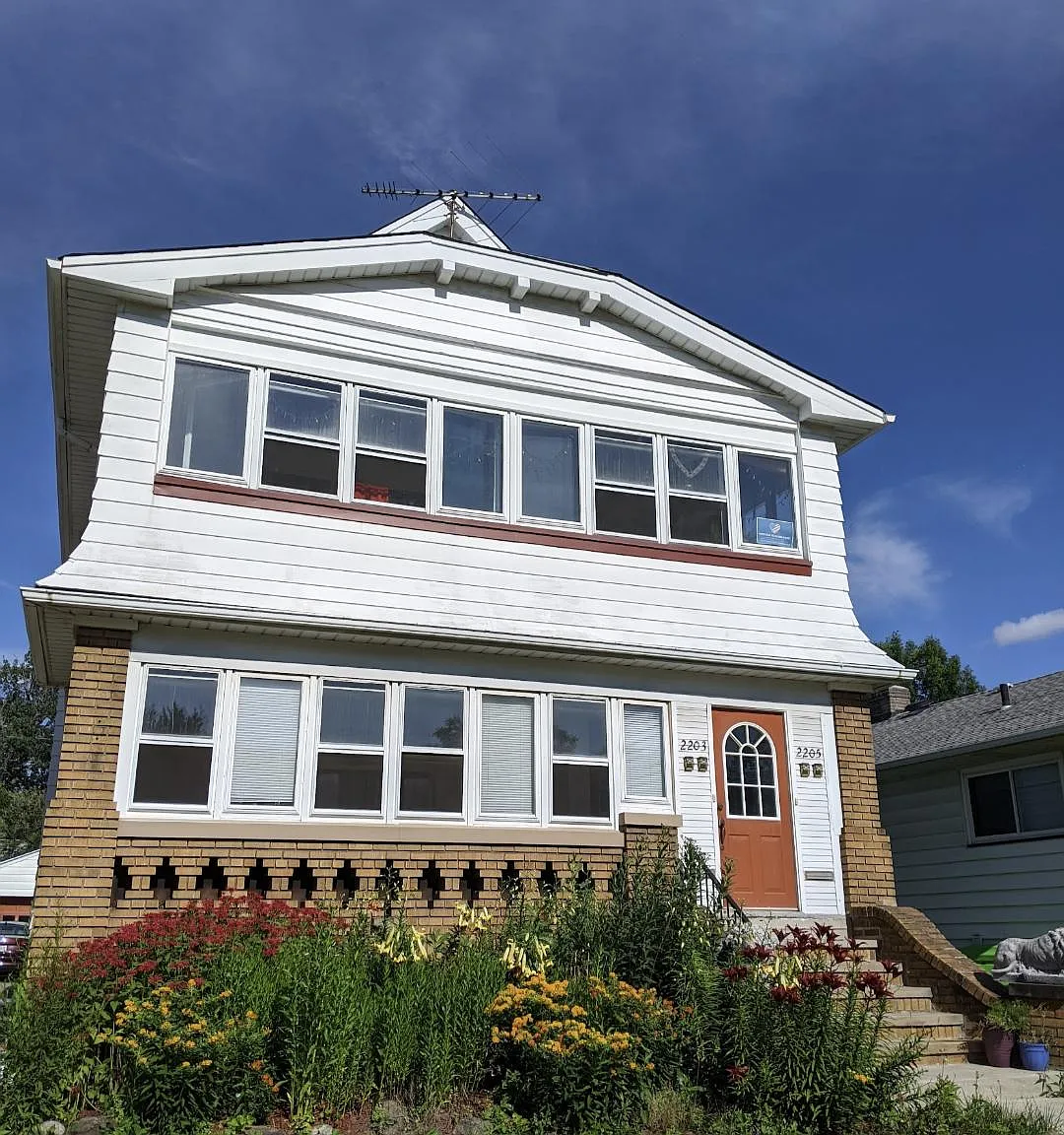 2203 Lincoln Ave — Photo 3