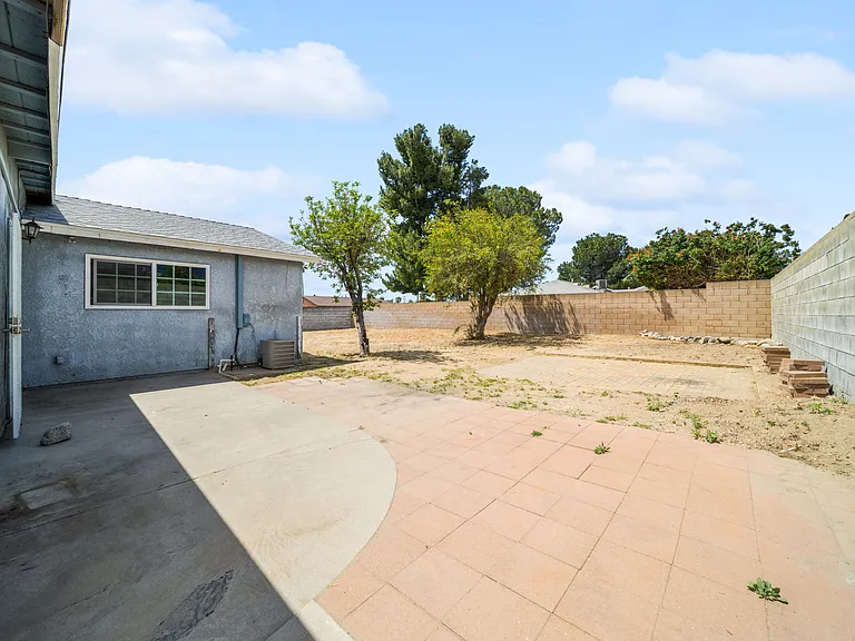7608 Hyssop Dr — Photo 32